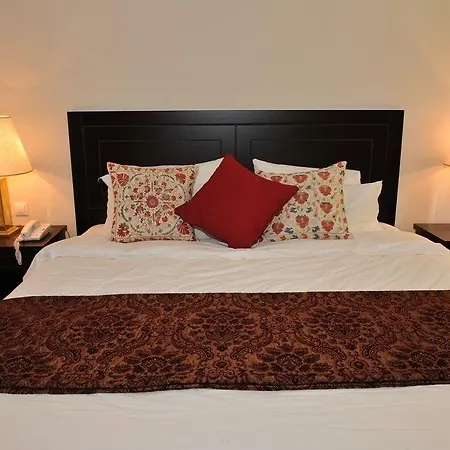 Amalia Meteora カランバカ